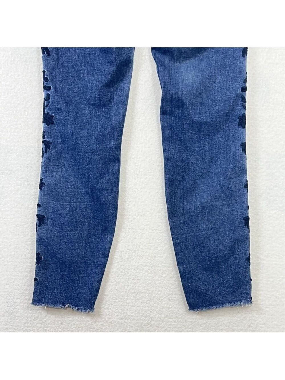 Band of Gypsies Lola Skinny Ankle Jeans Womens 29 Blue Denim Raw Hem Embroidered - Picture 11 of 11